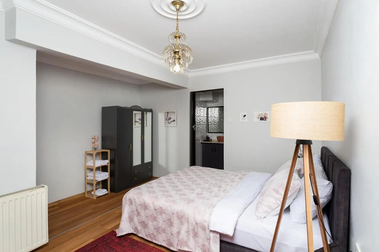 Отель 8 Rooms House Balcova