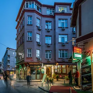 Yeni 2*, Estambul Turquía
