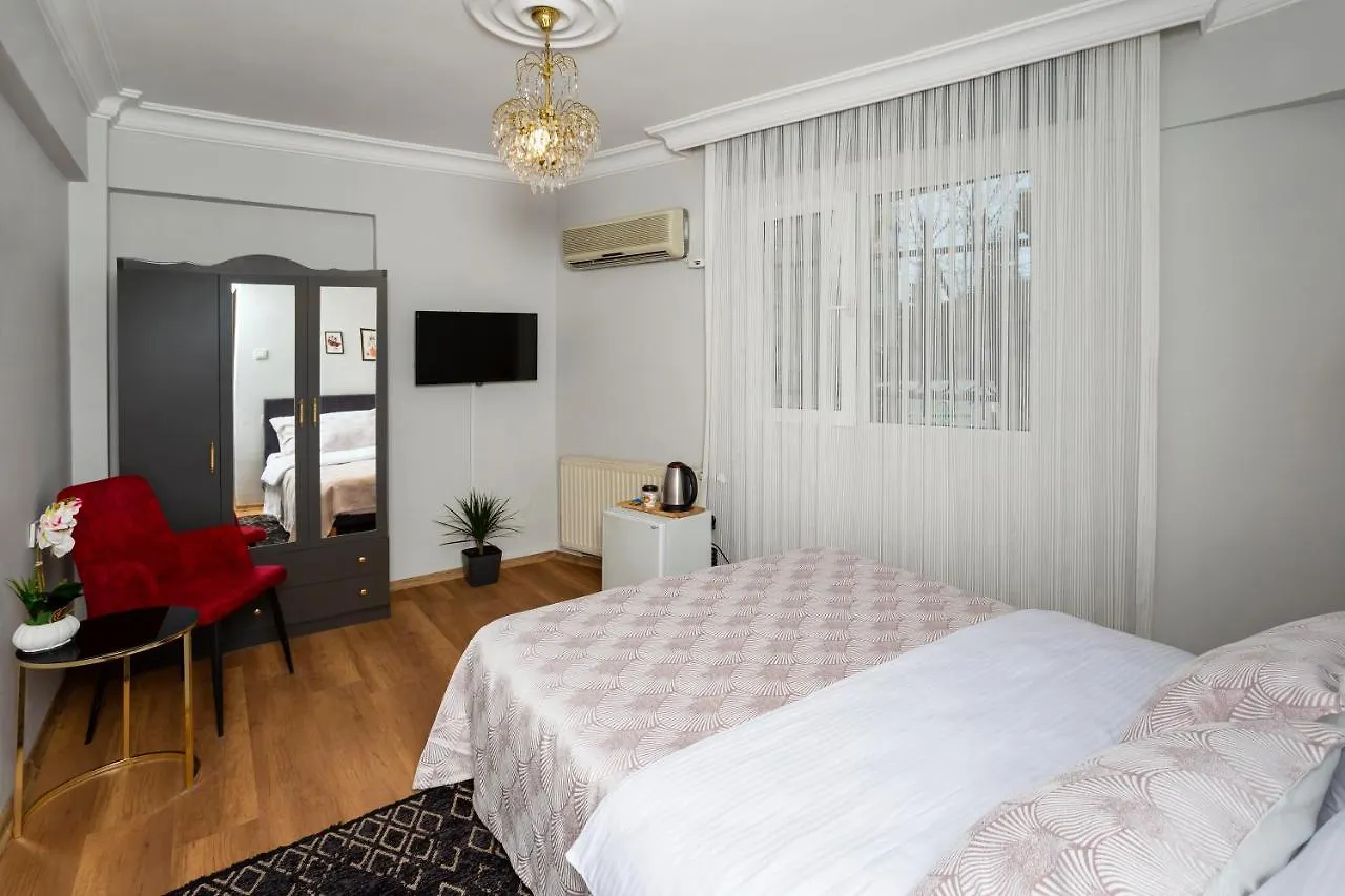 8 Rooms House Balçova 0*,
