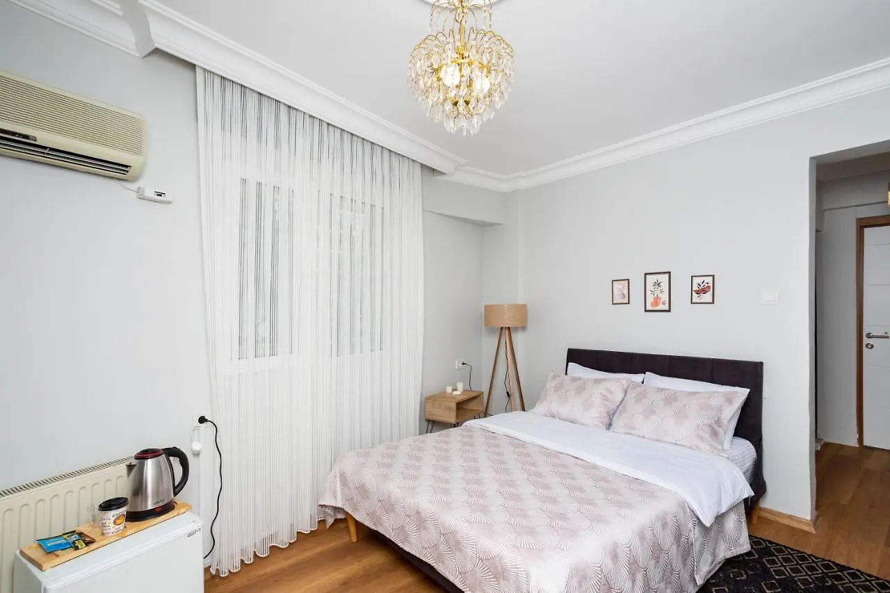 8 Rooms House Balçova