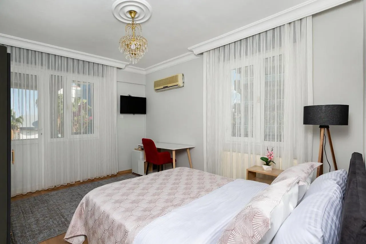 Hotel 8 Rooms House Balçova
